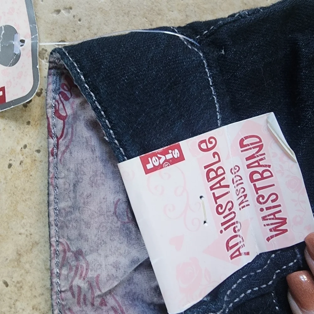 Levi's Straight Leg Jeans 7